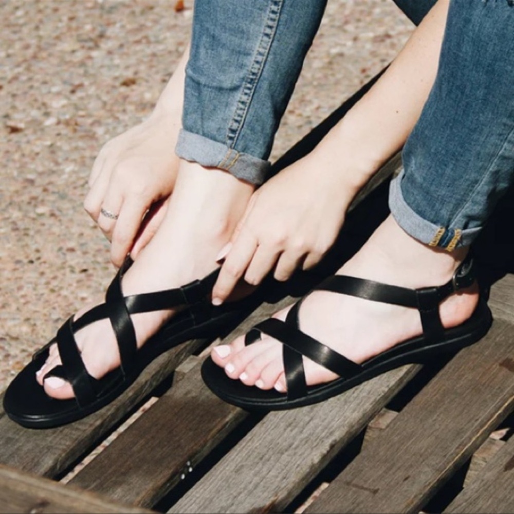 Olukai Upena Black Leather Strap Sandals